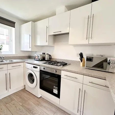 Chestnut House By Blue Skies